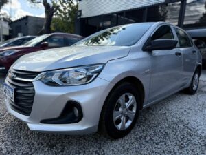 CHEVROLET ONIX 1.2 MT LT GRIS - Imagen 4