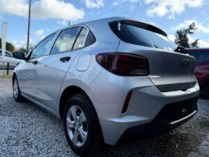 CHEVROLET ONIX 1.2 MT LT GRIS - Imagen 9