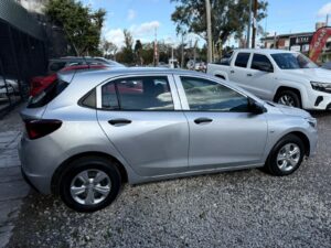 CHEVROLET ONIX 1.2 MT LT GRIS - Imagen 6