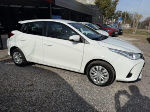YARIS XS 1.5 6M/T - Imagen 9