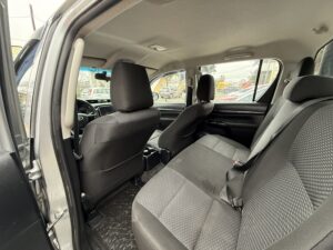 TOYOTA HILUX 4X2 D/C DX 2.4 TDI 6 M/T GRIS - Imagen 10