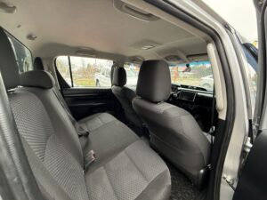 TOYOTA HILUX 4X2 D/C DX 2.4 TDI 6 M/T GRIS - Imagen 12