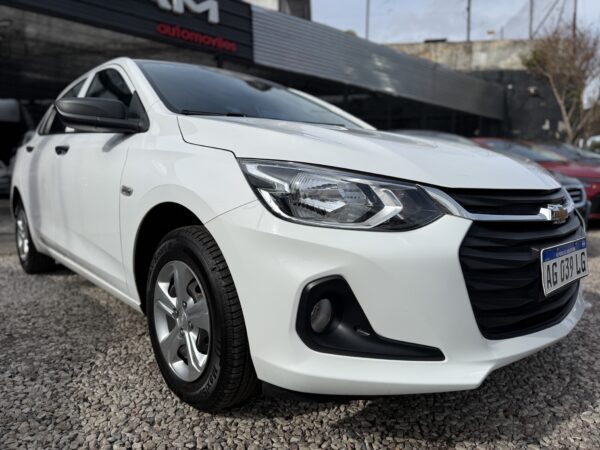 CHEVROLET ONIX PLUS 1.2 MT 4 ptas MODELO 2023