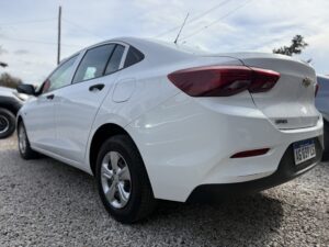 CHEVROLET ONIX PLUS 1.2 MT 4 ptas MODELO 2023 - Imagen 5