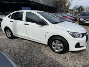 CHEVROLET ONIX PLUS 1.2 MT 4 ptas MODELO 2023 - Imagen 8