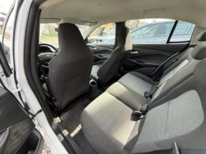 CHEVROLET ONIX PLUS 1.2 MT 4 ptas MODELO 2023 - Imagen 12