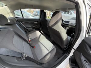 CHEVROLET ONIX PLUS 1.2 MT 4 ptas MODELO 2023 - Imagen 13