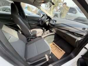 CHEVROLET ONIX PLUS 1.2 MT 4 ptas MODELO 2023 - Imagen 11