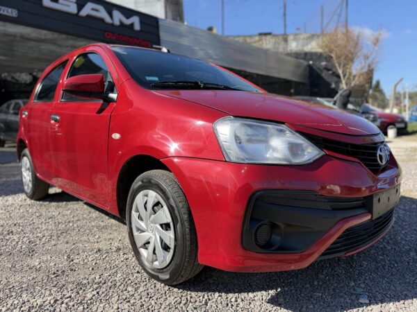 TOYOTA ETIOS X 1.5 6M/T My19 MODELO 2023