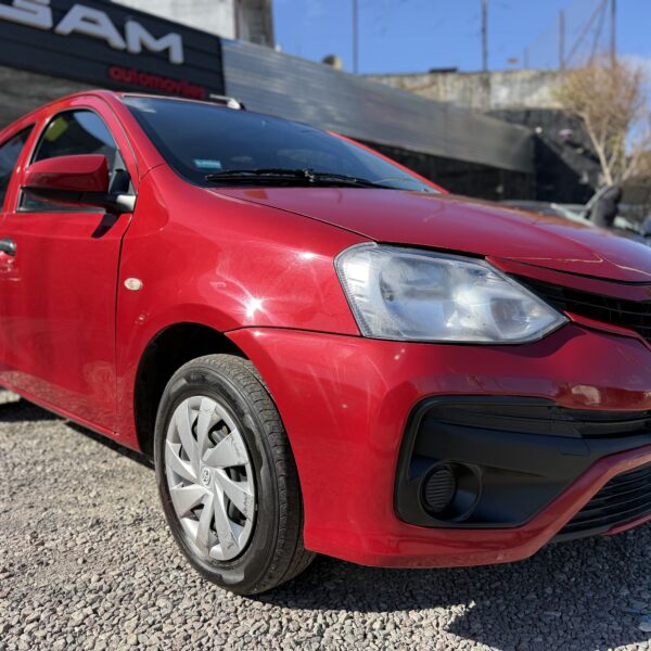 TOYOTA ETIOS X 1.5 6M/T My19 MODELO 2023