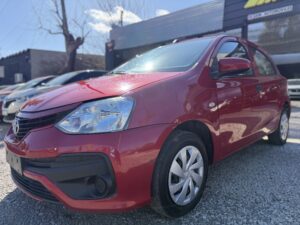 TOYOTA ETIOS X 1.5 6M/T My19 MODELO 2023 - Imagen 3