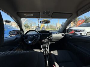 TOYOTA ETIOS X 1.5 6M/T My19 MODELO 2023 - Imagen 9