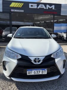 TOYOTA YARIS XS 1.5 6M/T MODELO 2022 - Imagen 2
