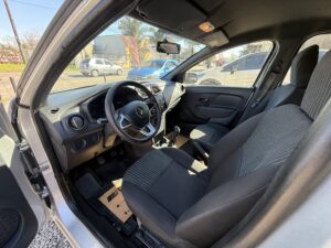 Renault Logan 1.6 16v Life - Imagen 10