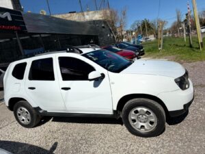 RENAULT	DUSTER PH2 DYNAMIQUE 1,6 MODELO 2017 - Imagen 9