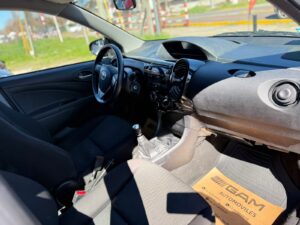 TOYOTA	ETIOS X 1.5 6TA GRIS 4 PTAS MODELO 2024 - Imagen 14