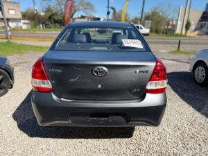 TOYOTA	ETIOS X 1.5 6TA GRIS 4 PTAS MODELO 2024 - Imagen 3