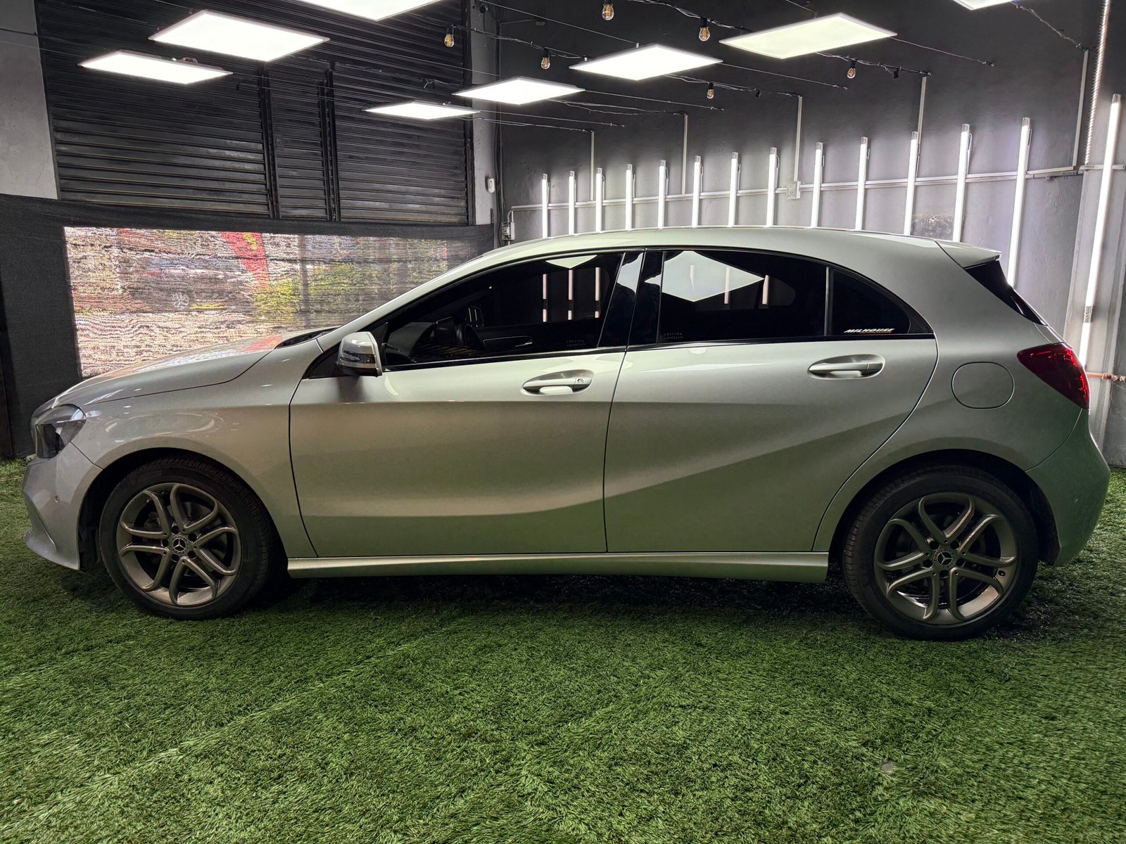 MERCEDES BENZ A 200 BLUE EFFICIENCY URBAN AT MODELO 2017 - Imagen 5