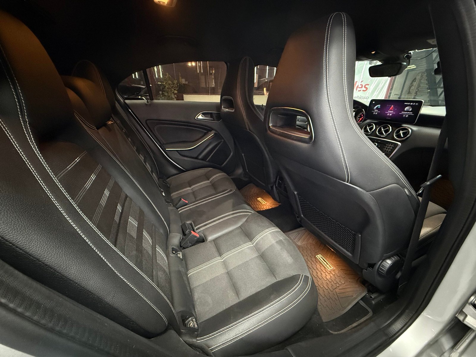 MERCEDES BENZ A 200 BLUE EFFICIENCY URBAN AT MODELO 2017 - Imagen 13