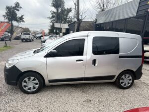 RENAULT	KANGOO II EXPRESS CONFORT 5A 1.6 SCE C/GNC MODELO 2023 - Imagen 5