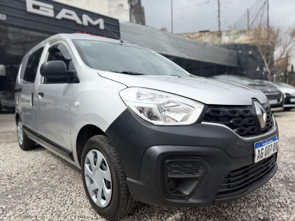 RENAULT	KANGOO II EXPRESS CONFORT 5A 1.6 SCE C/GNC MODELO 2023