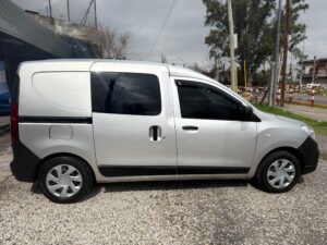 RENAULT	KANGOO II EXPRESS CONFORT 5A 1.6 SCE C/GNC MODELO 2023 - Imagen 9
