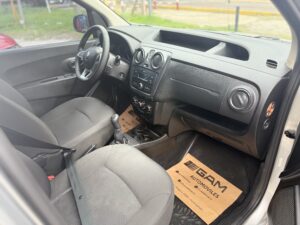 RENAULT	KANGOO II EXPRESS CONFORT 5A 1.6 SCE C/GNC MODELO 2023 - Imagen 13