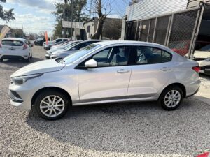 FIAT	CRONOS LIKE 1,3 GRIS MODELO 2023 - Imagen 4