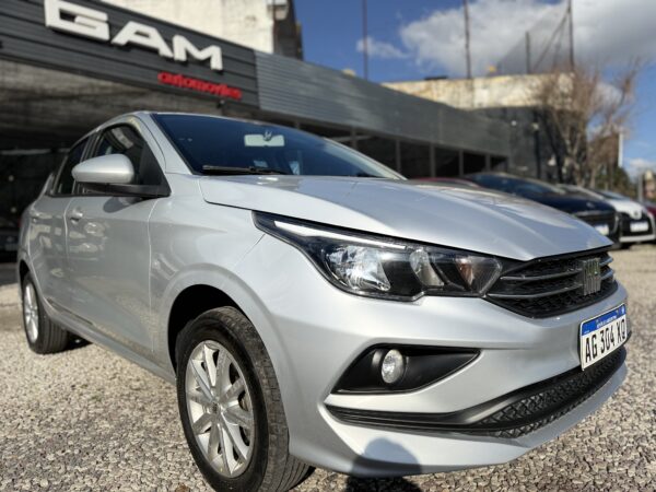 FIAT	CRONOS LIKE 1,3 GRIS MODELO 2023