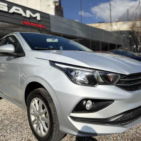 FIAT	CRONOS LIKE 1,3 GRIS MODELO 2023