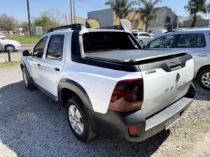 RENAULT	DUSTER OROCH OUTSIDER 1.6 MODELO 2019 - Imagen 3