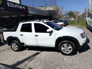 RENAULT	DUSTER OROCH OUTSIDER 1.6 MODELO 2019 - Imagen 8