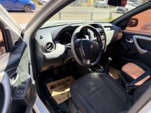 RENAULT	DUSTER OROCH OUTSIDER 1.6 MODELO 2019 - Imagen 10