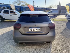 MERCEDES BENZ	A 200 BLUE EFFICIENCY URBAN AT MODELO 2017 - Imagen 2