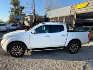NISSAN	FRONTIER CD LE 2.3 D 4X4 AT MODELO 2022 - Imagen 3