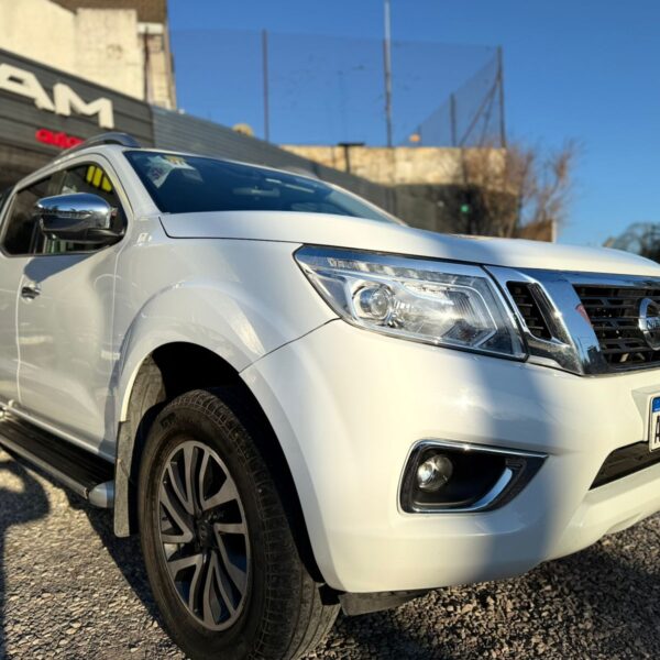 NISSAN	FRONTIER CD LE 2.3 D 4X4 AT MODELO 2022