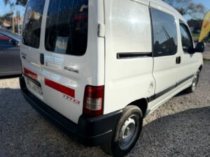 PEUGEOT	PARTNER CONFORT 1.4 5 PLAZAS C/GNC MODELO 2016 - Imagen 10