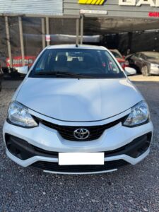 TOYOTA	ETIOS X 1.5 6TA BLANCO MODELO 2023 - Imagen 14