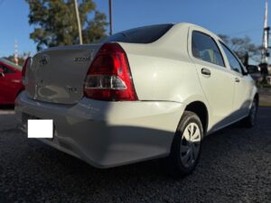 TOYOTA	ETIOS X 1.5 6TA BLANCO MODELO 2023 - Imagen 7