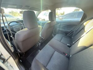 TOYOTA	ETIOS X 1.5 6TA BLANCO MODELO 2023 - Imagen 10