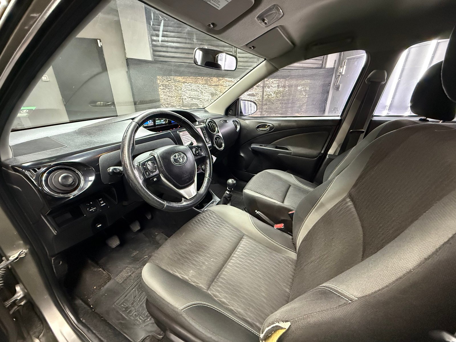 TOYOTA ETIOS XLS 1.5 6M/T 2018 - Imagen 11