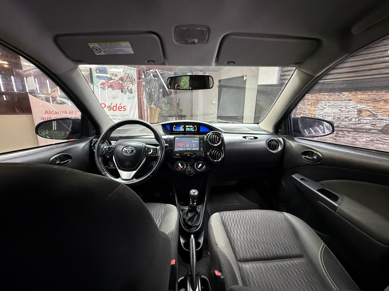 TOYOTA ETIOS XLS 1.5 6M/T 2018 - Imagen 10