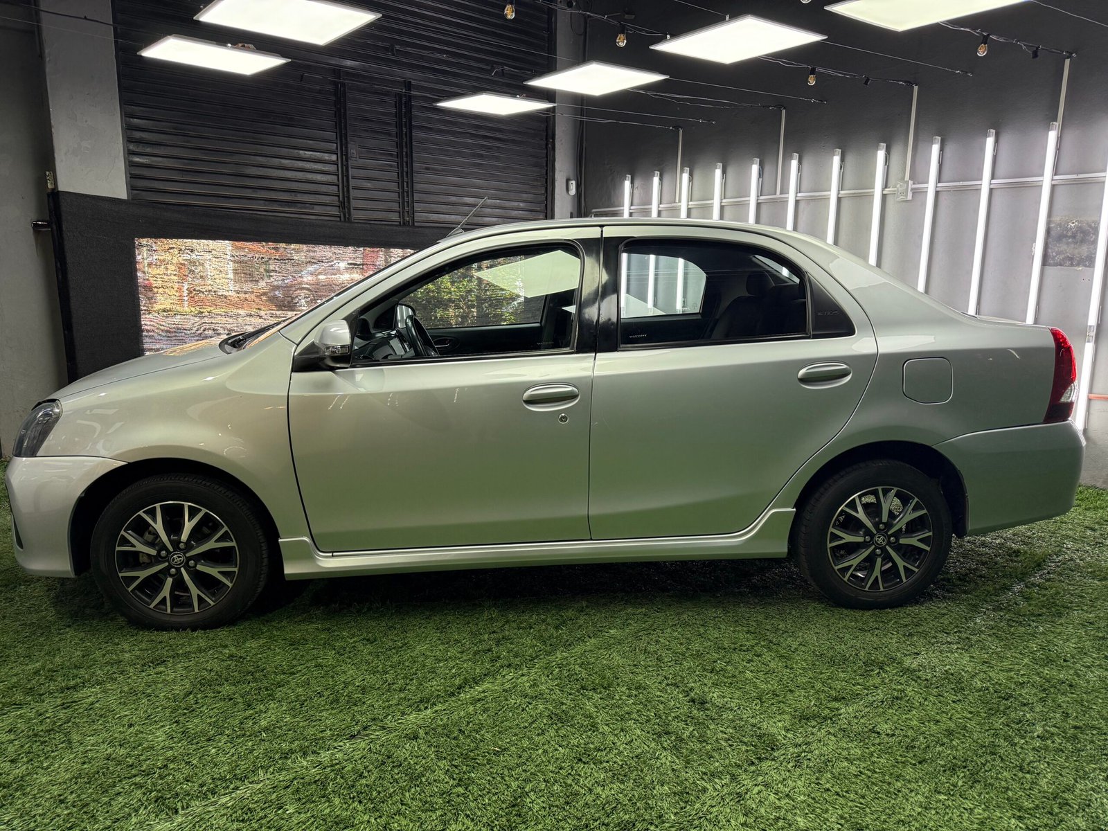 TOYOTA ETIOS XLS 1.5 6M/T 2019 - Imagen 6