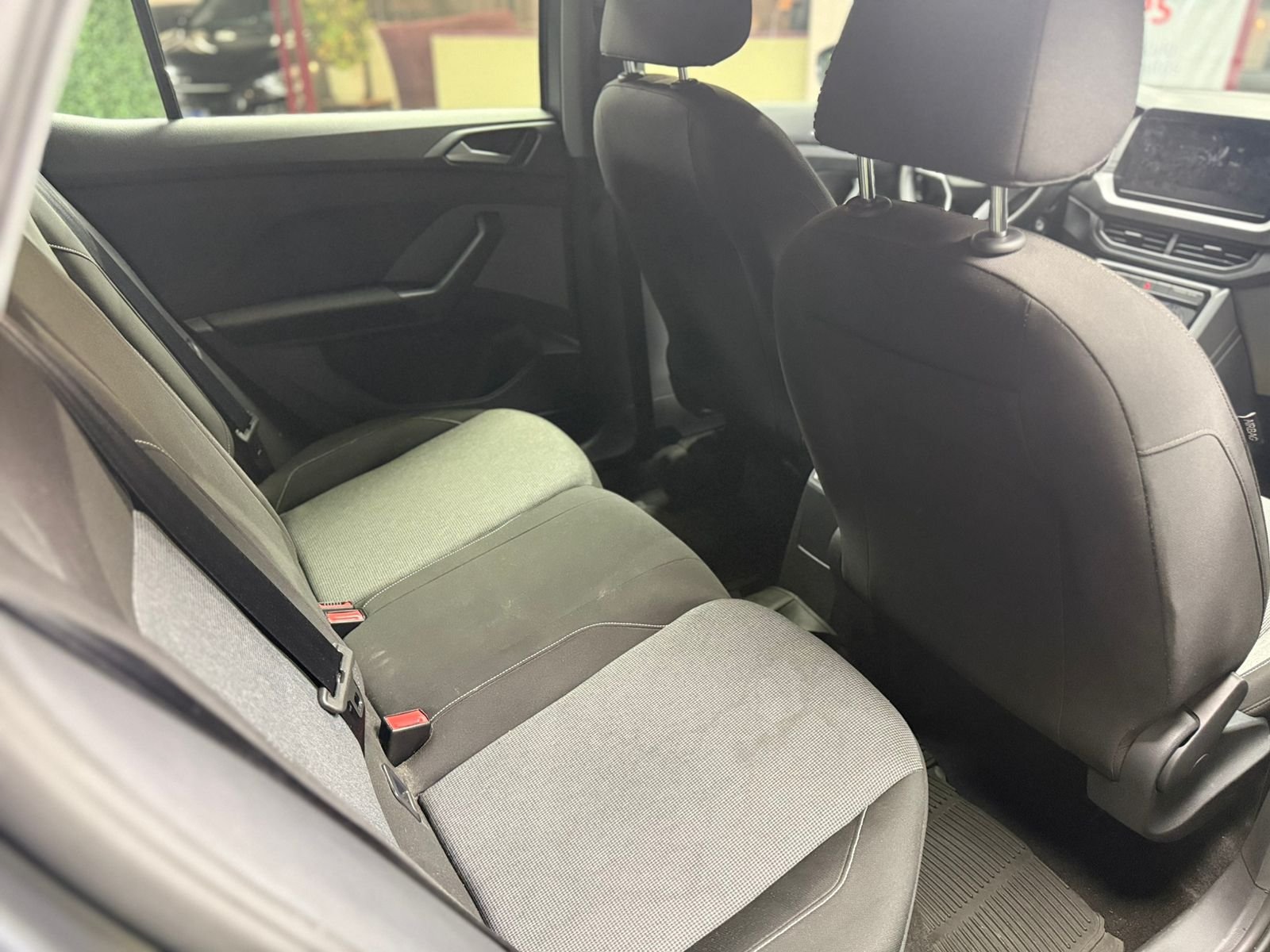 Volkswagen T-Cross Trendline 170TSi - 2025 - Imagen 3