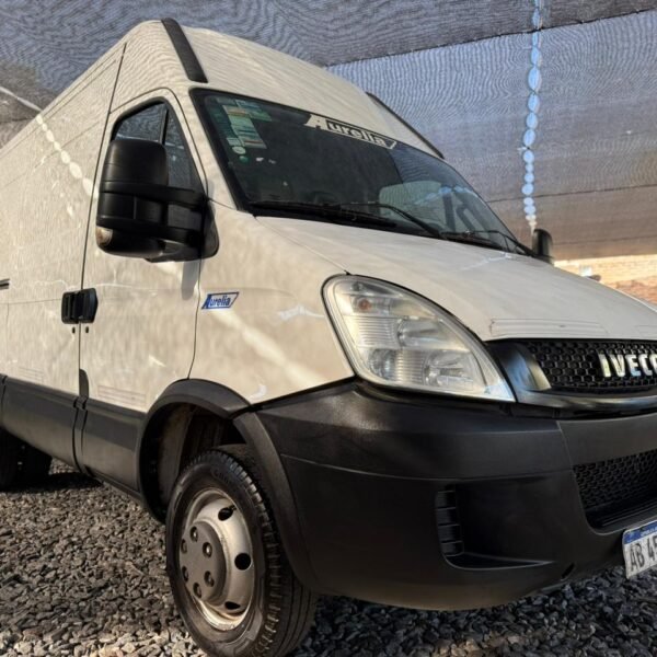 IVECO DAILY 55C17 PASO 3300 2017