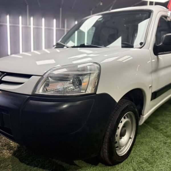 PEUGEOT	PARTNER CONFORT 1.6	2021