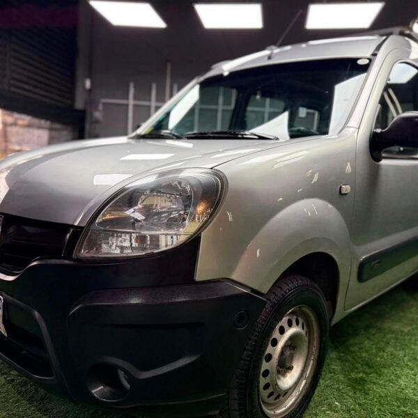 RENAULT	KANGOO PH3 CONFORT 1.6 5ASIENTOS 2P	2017
