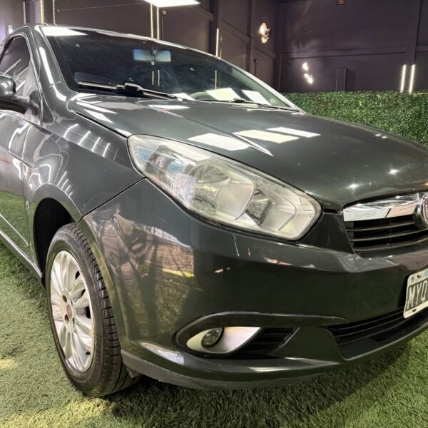 FIAT GRAND SIENA ATTRACTIVE 1.4 8V 2013