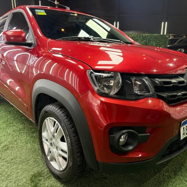 RENAULT	KWID INTENS 1.0	2021