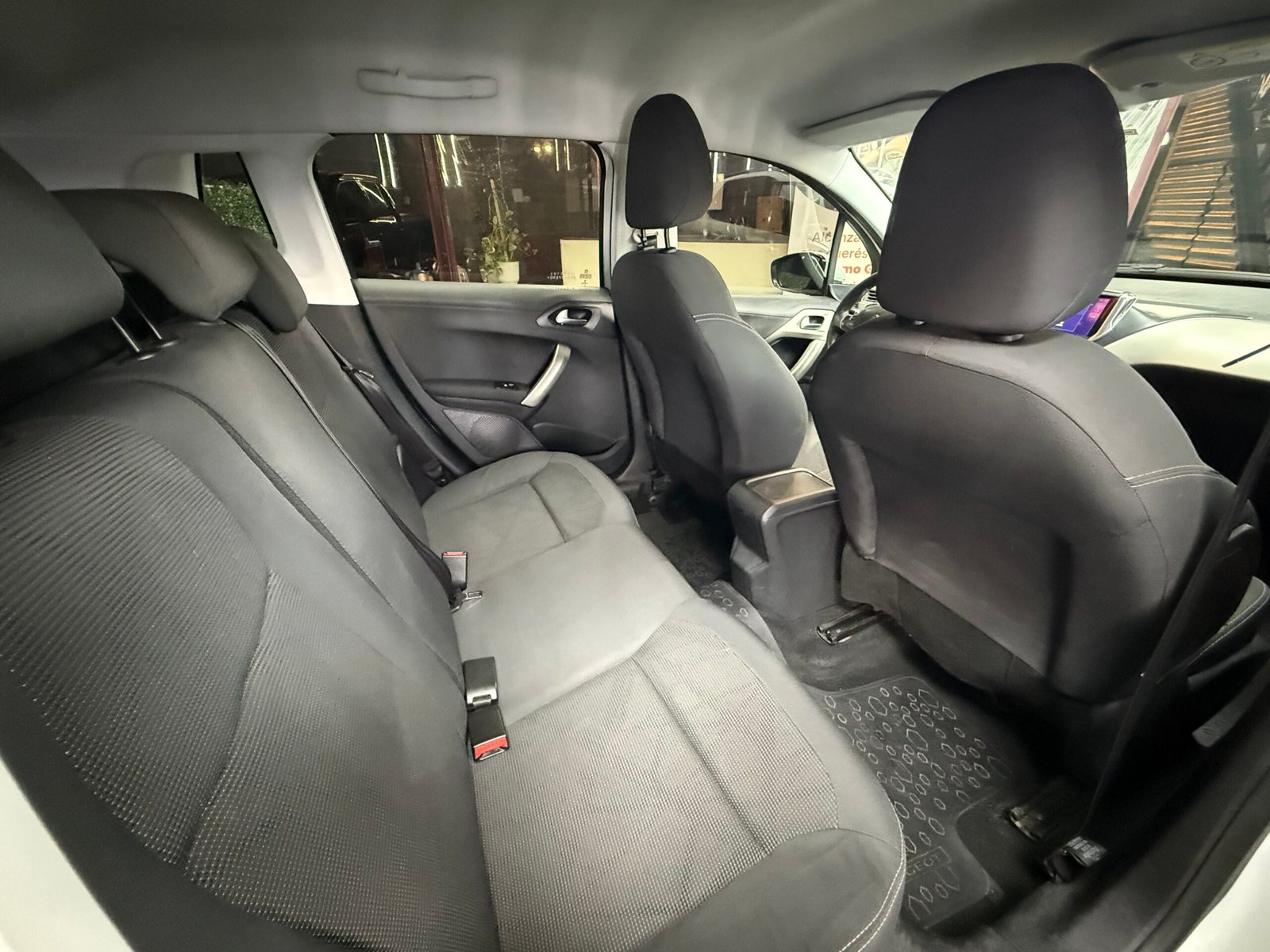 PEUGEOT 2008 ALLURE 1.6 TIPTRONIC 2017 - Imagen 12
